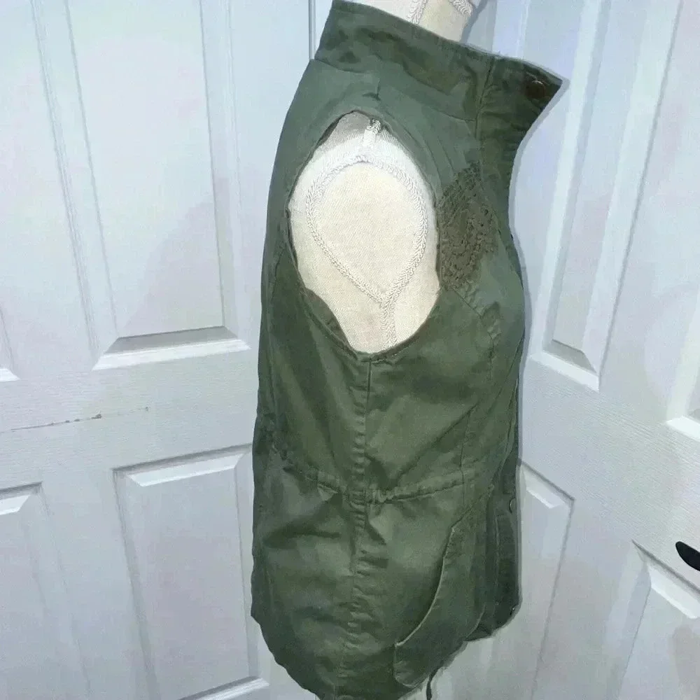 Market & Spruce Olive Sleeveless Vest with pockets and crochet lace deta…